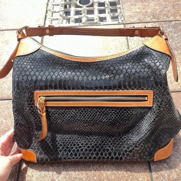 Dooney & Bourke GENUINE LEATHER Black and Tan Erica Snakeskin Women's Bag Set - Picture 10 of 16
